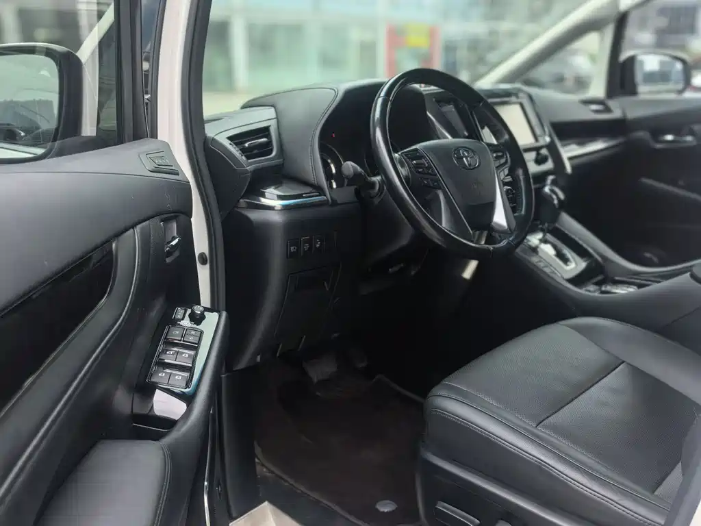 Toyota Vellfire 2019 2.5L HV Luxury