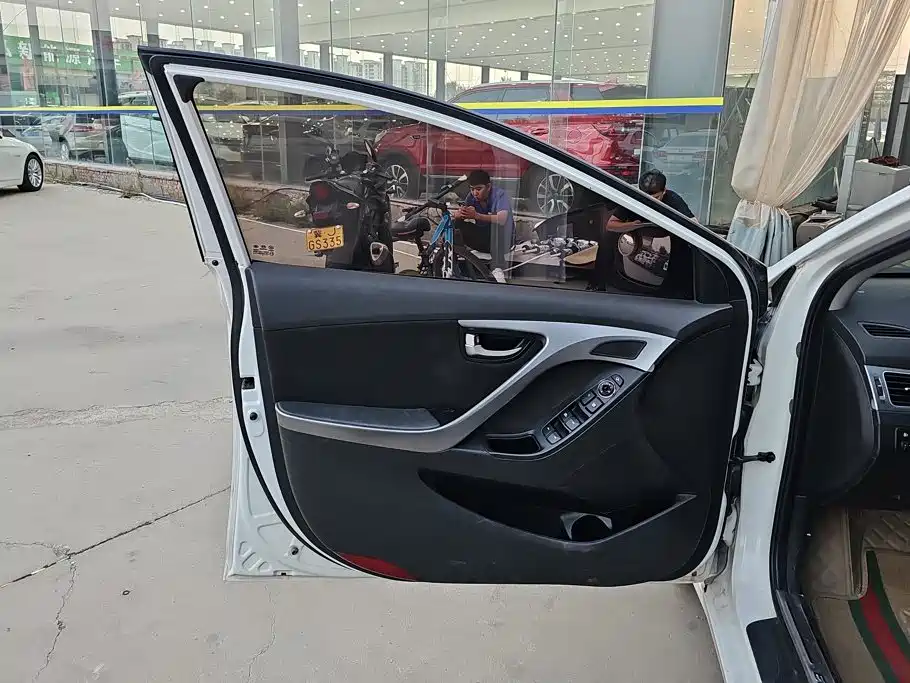 Hyundai Elantra Langdong — миниатюра 7