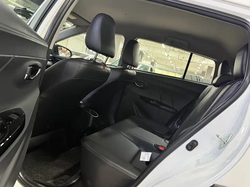 Toyota Yaris L — миниатюра 8