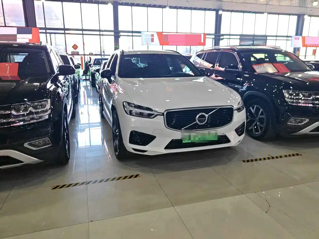 Volvo XC60 PHEV — миниатюра 3