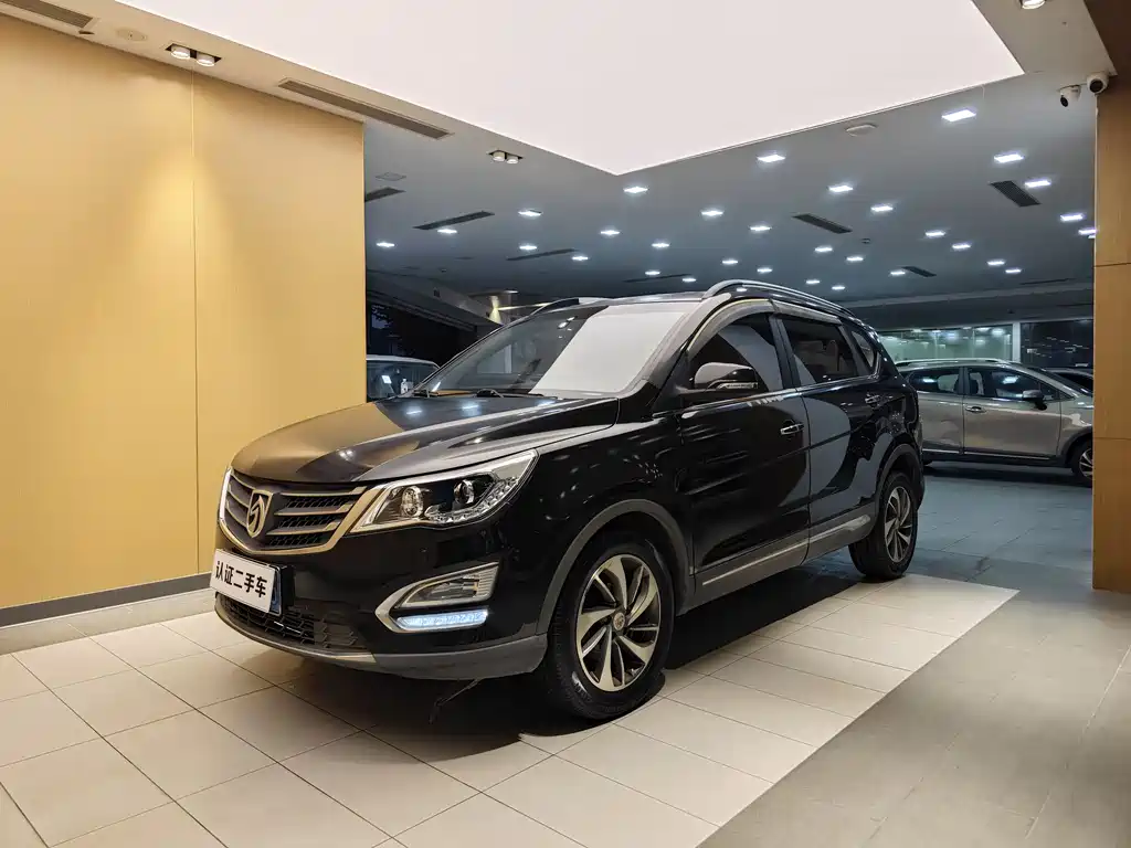 Купить Baojun 560