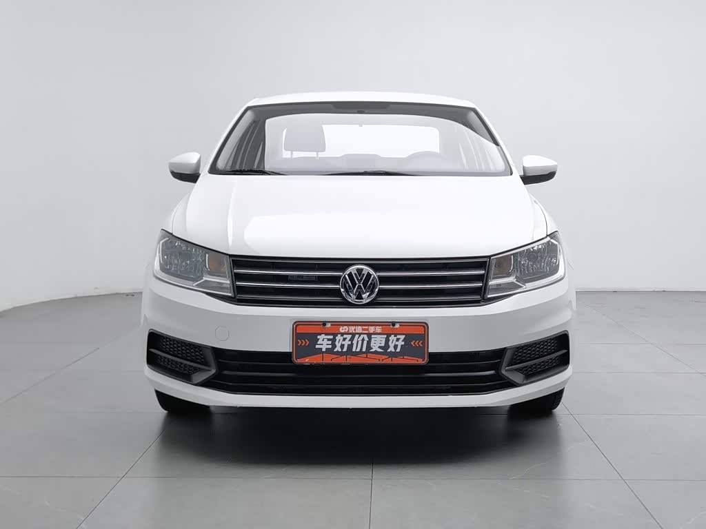 Volkswagen Santana 1.5 л 2023 г. Белый, пробег 25400 км