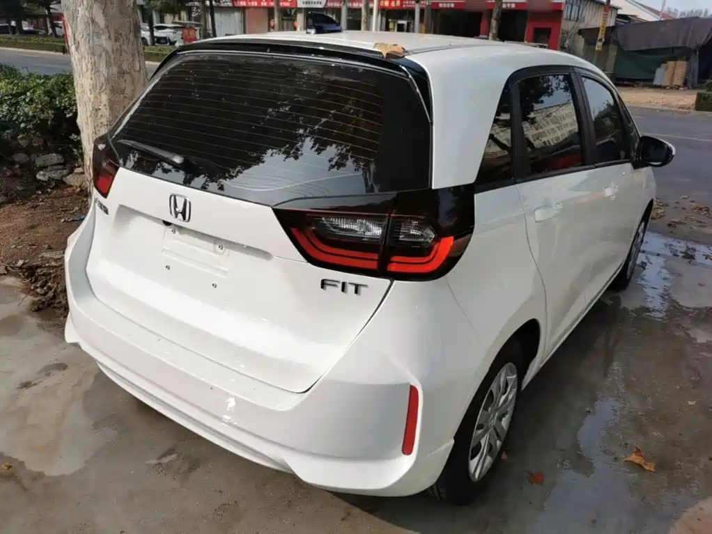 Honda Fit — миниатюра 7