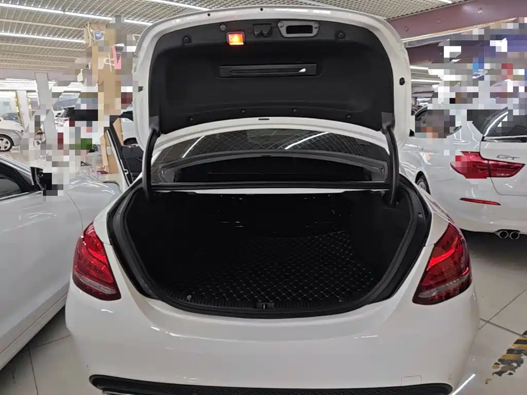 Mercedes-Benz C-Class — миниатюра 19