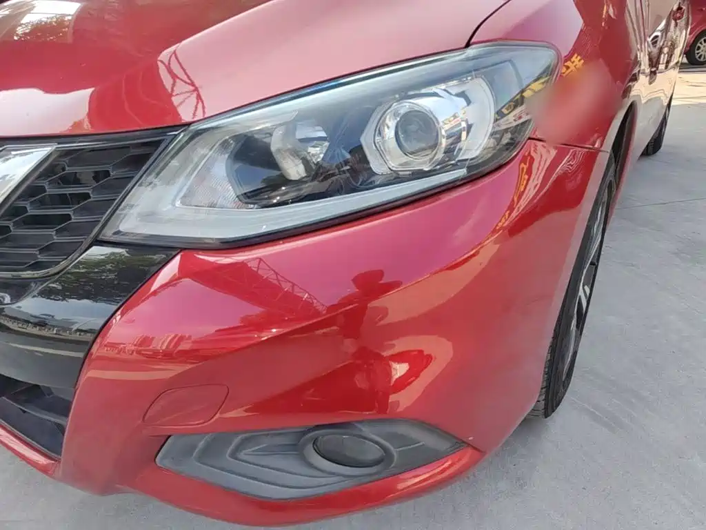 Nissan Tiida — миниатюра 24