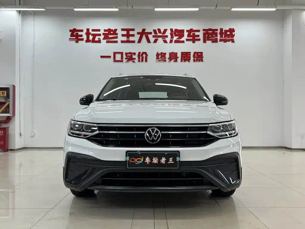 Volkswagen Tiguan L — миниатюра 2