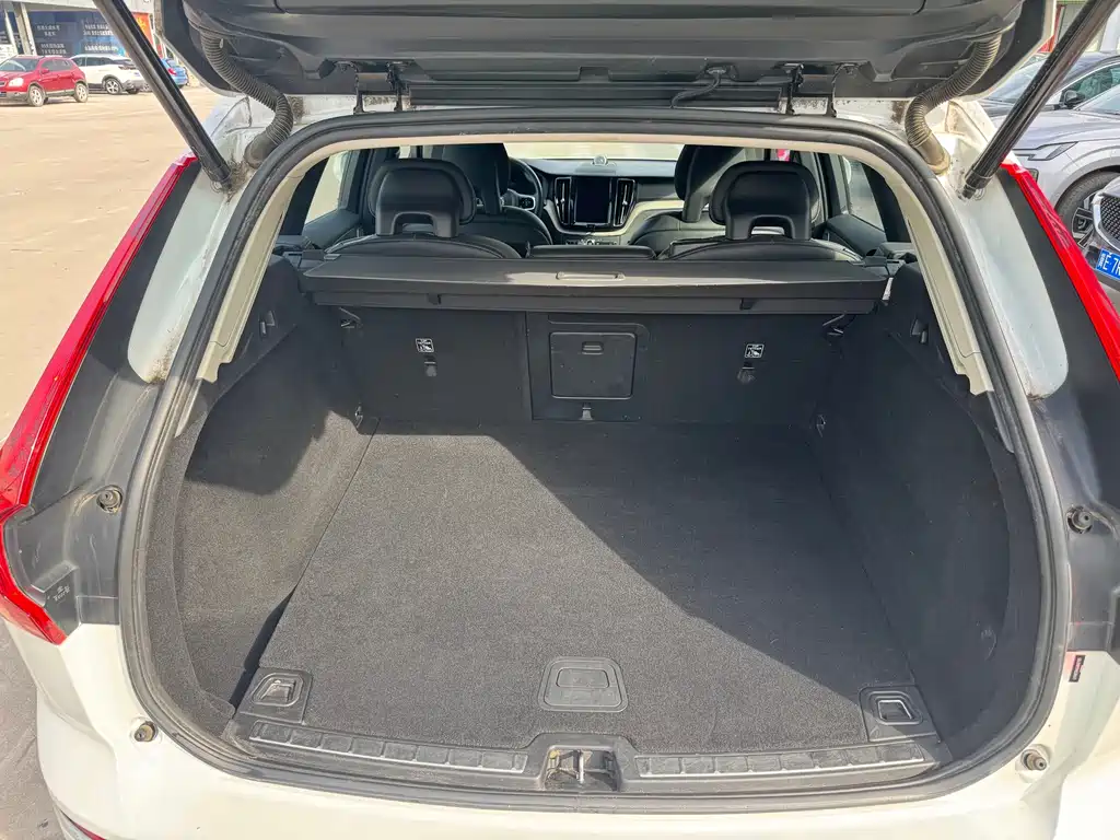 Volvo XC60 — миниатюра 11