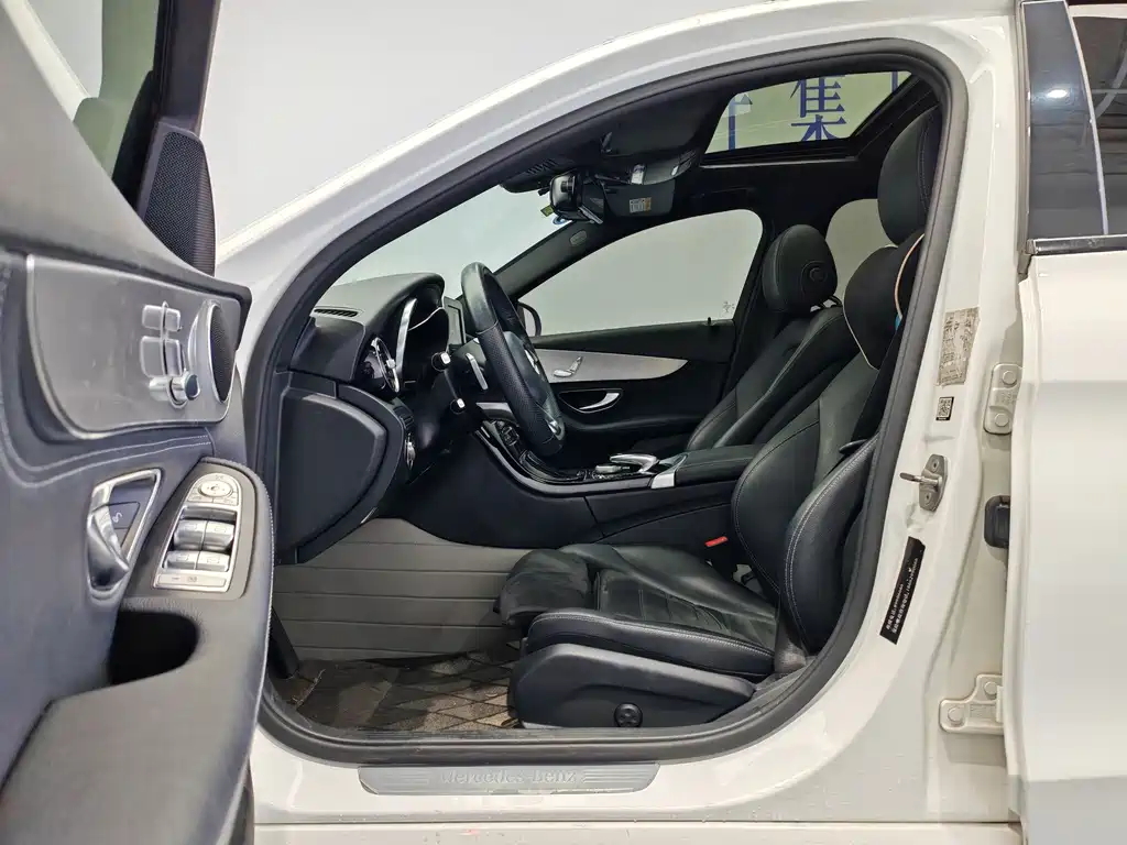 Mercedes-Benz C-Class — миниатюра 11