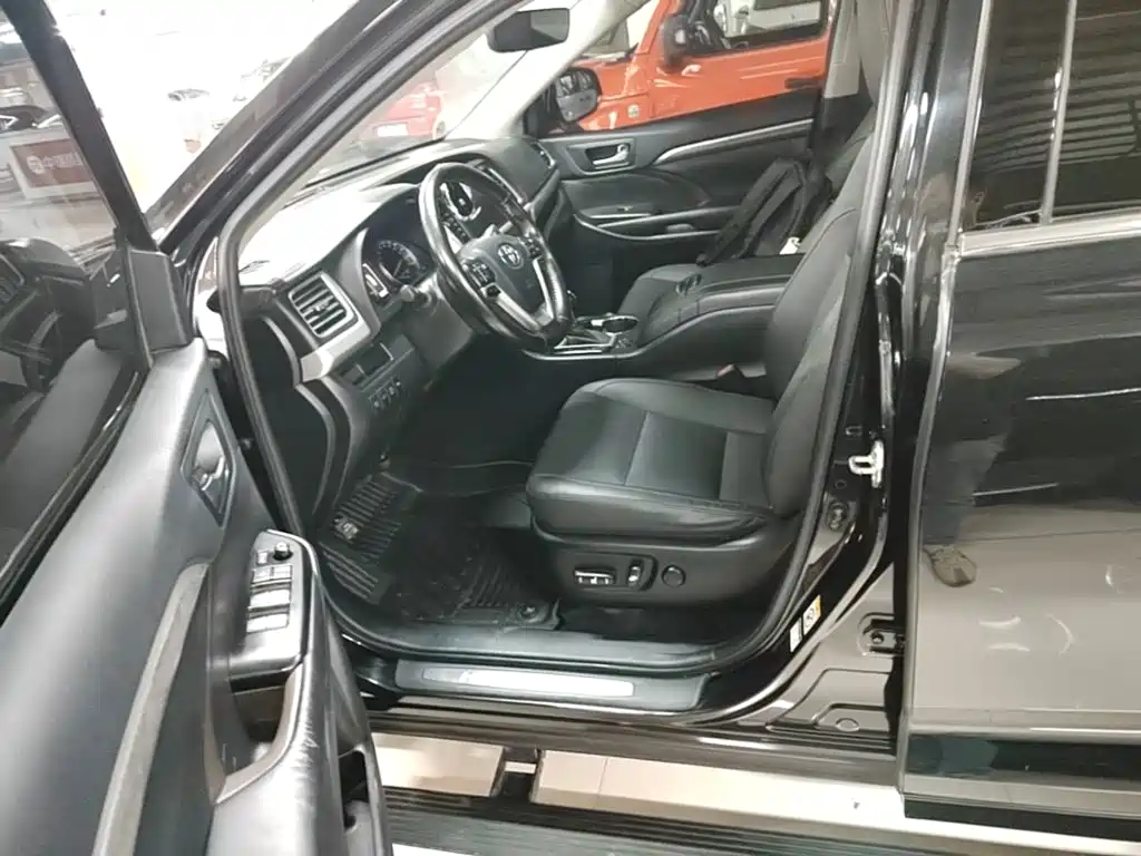 Toyota Highlander — миниатюра 15