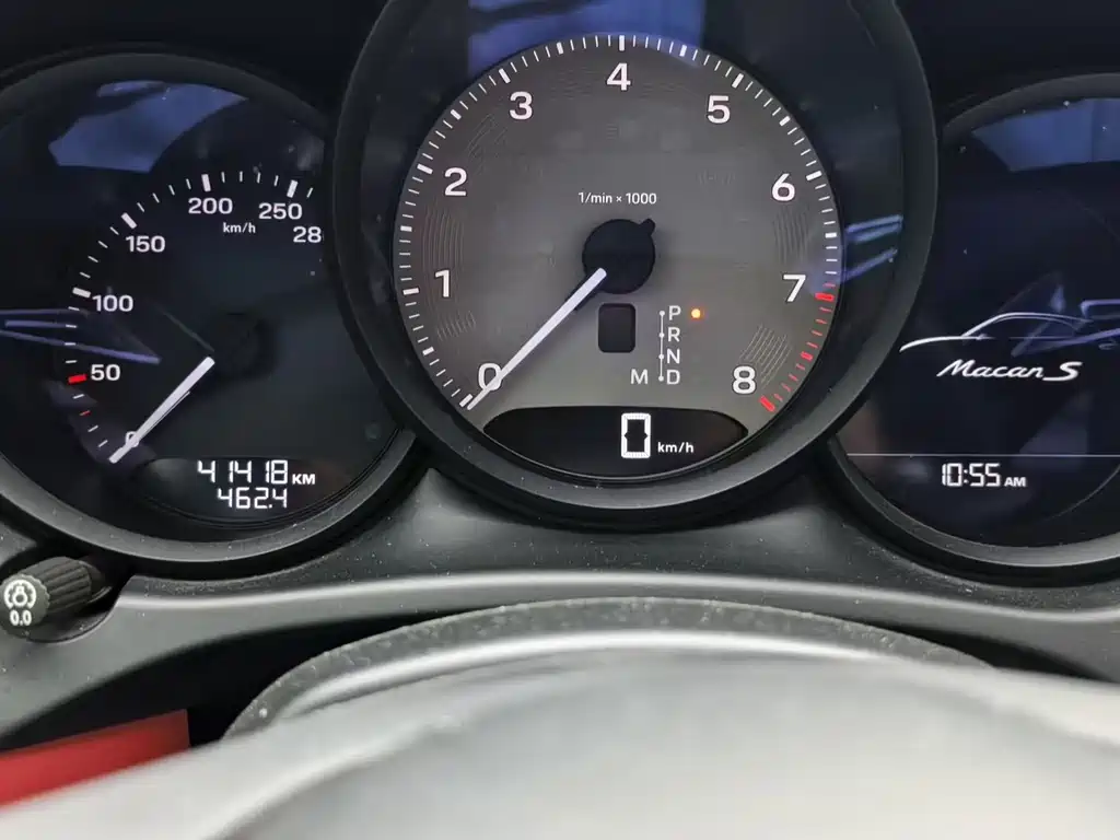 PORSCHE MACAN