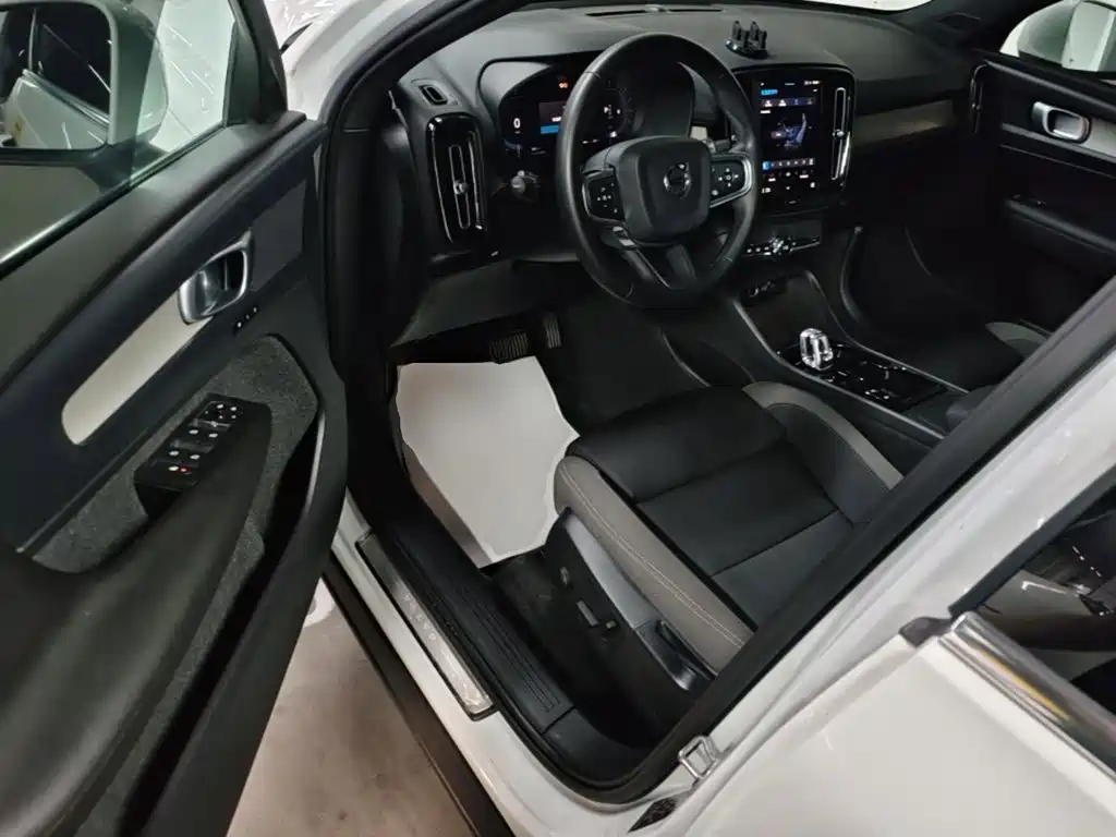 Volvo XC40 — миниатюра 16