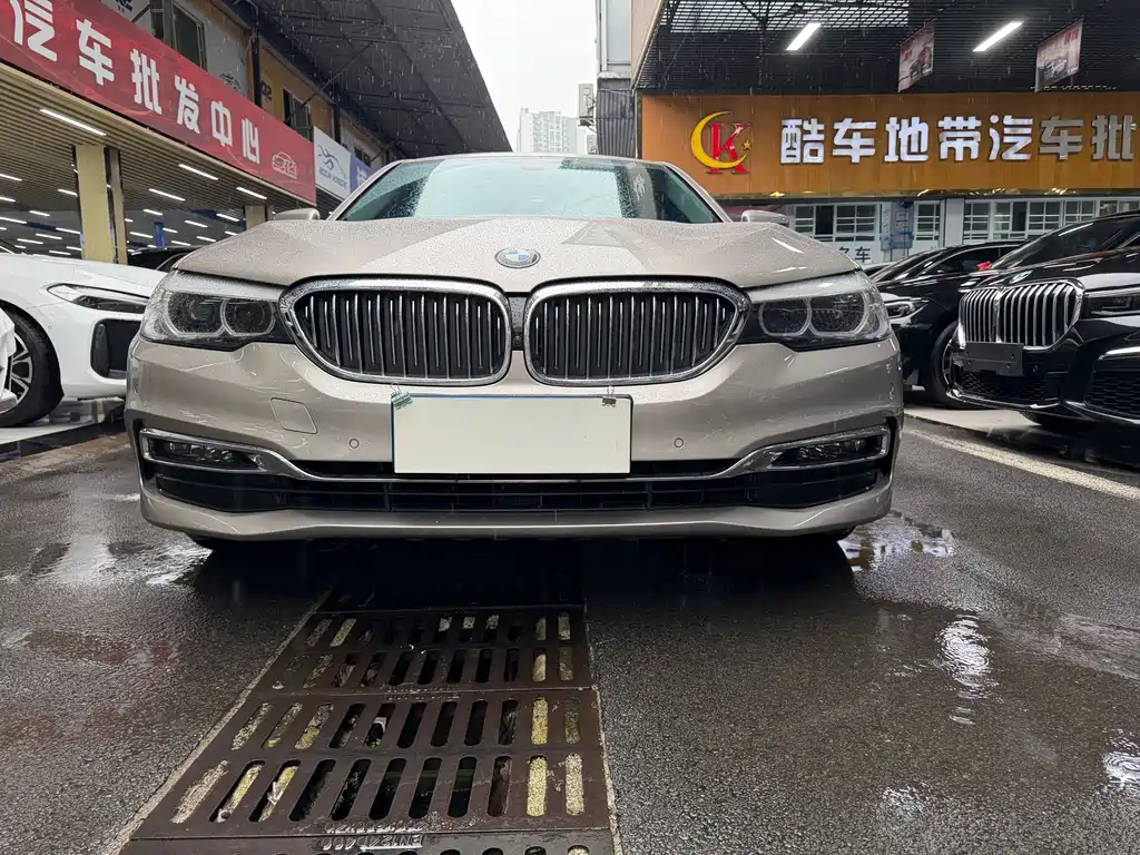 BMW 5 Series — миниатюра 2