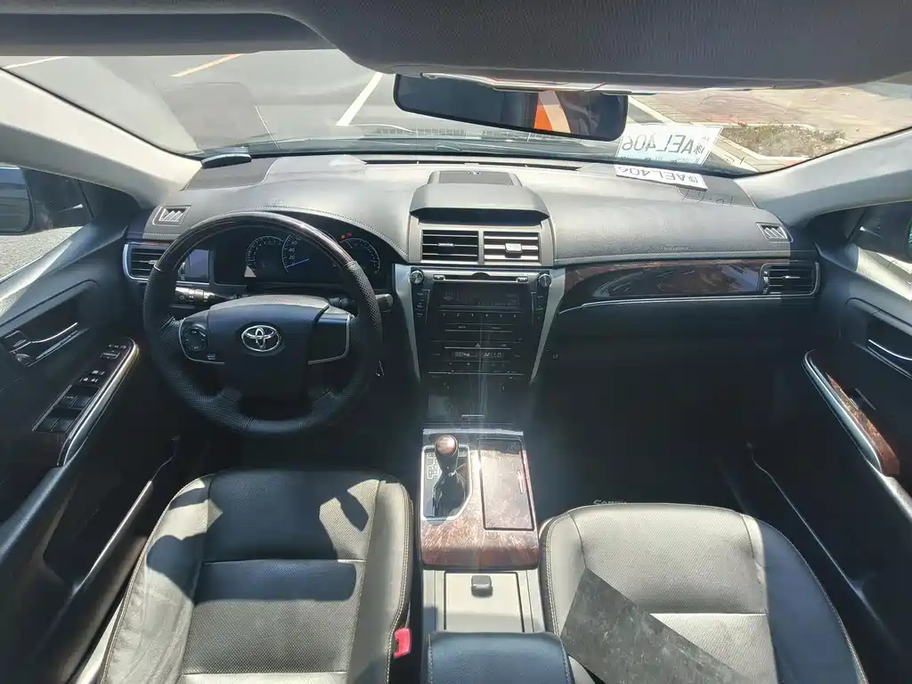 Toyota Camry — миниатюра 9