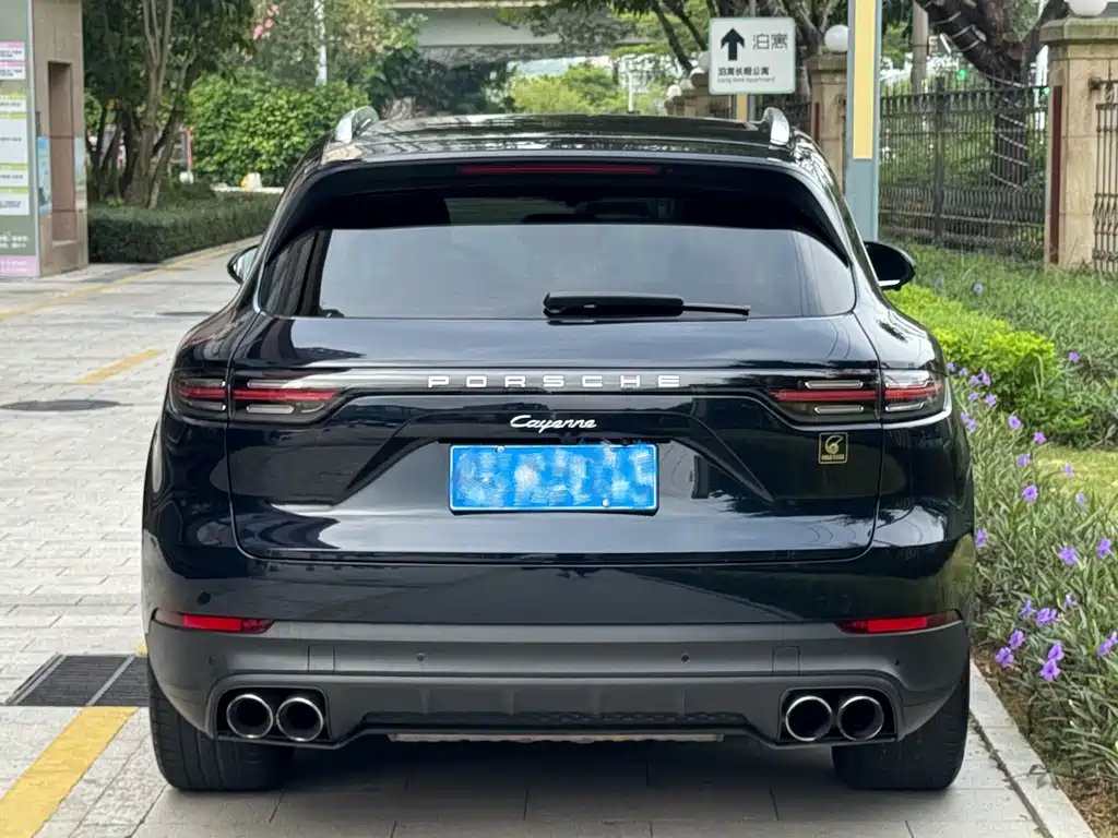 Porsche Cayenne — миниатюра 5