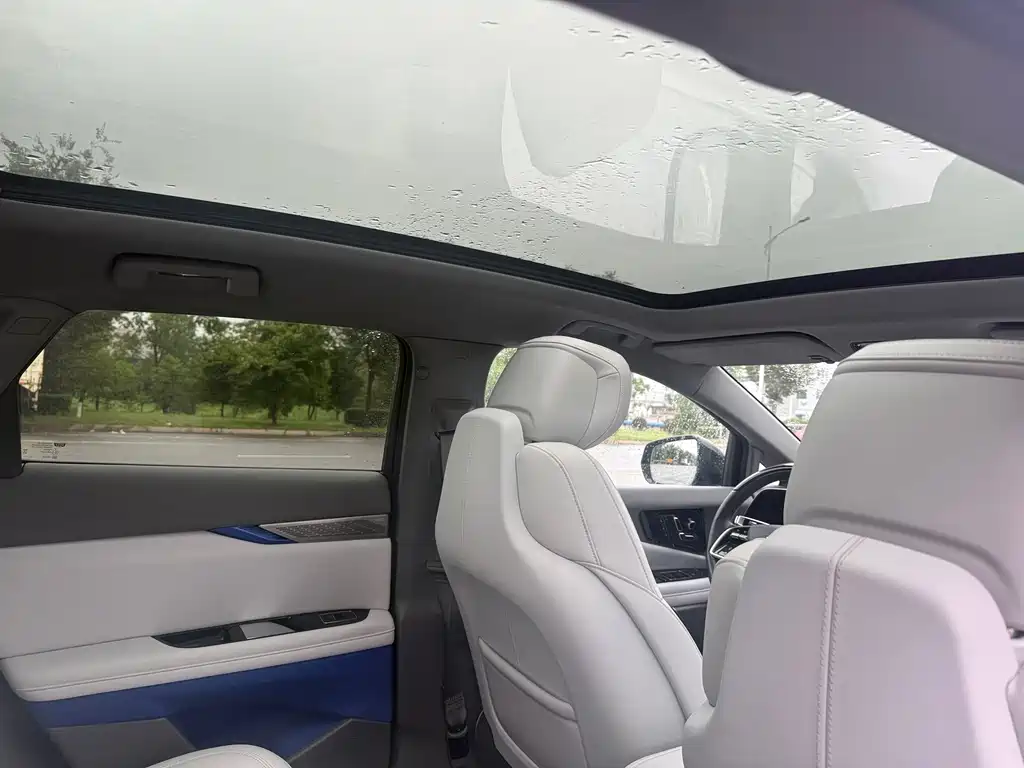 Cadillac IQ — миниатюра 20
