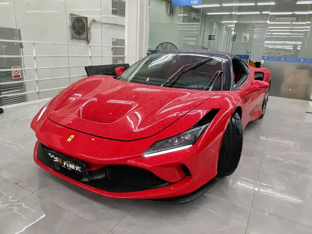 FERRARI F8
