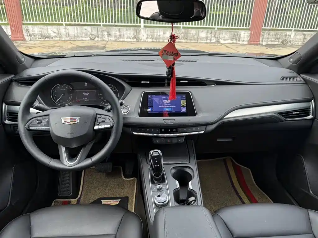 Cadillac XT4 — миниатюра 6