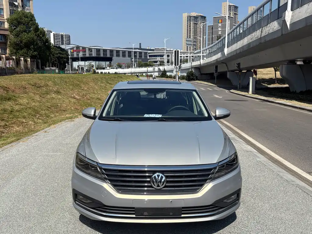 Volkswagen Lavida — миниатюра 2