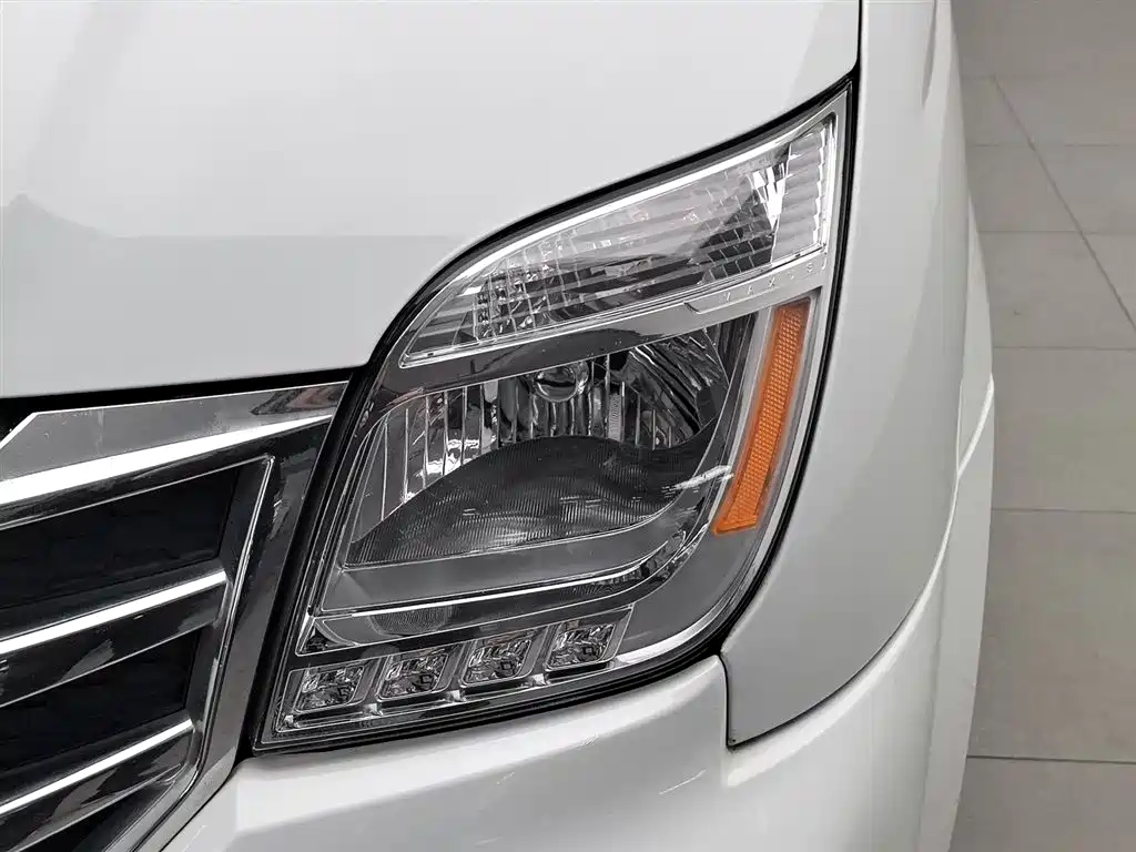 SAIC MAXUS XINTU V80