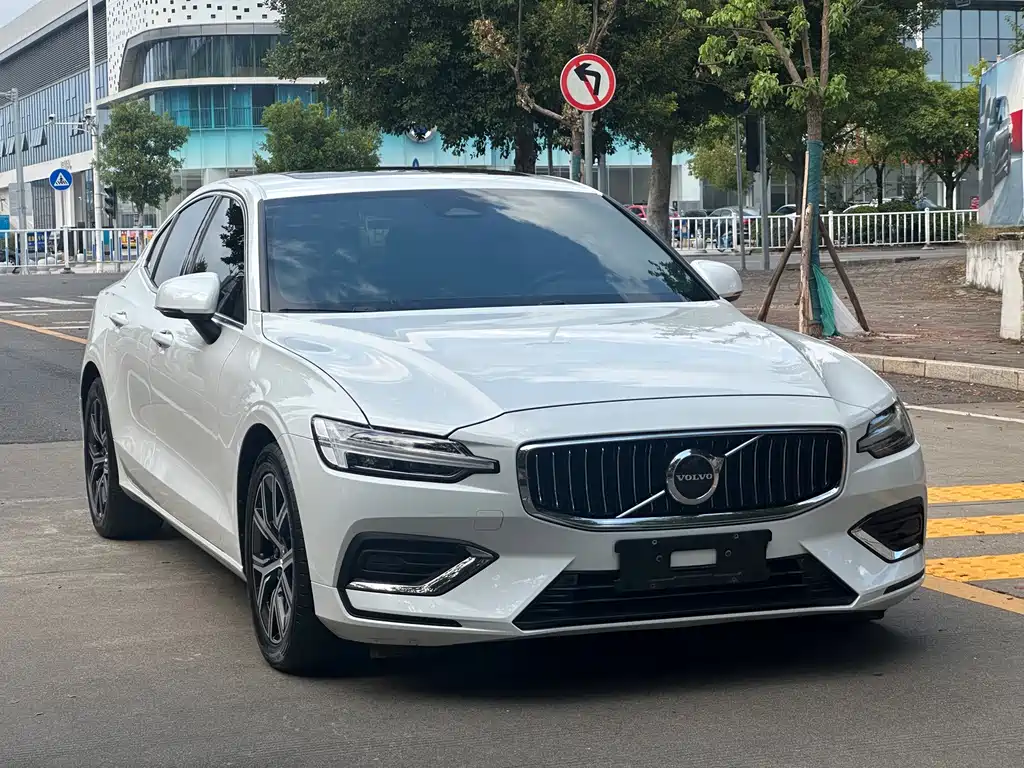 Volvo S60 — миниатюра 3