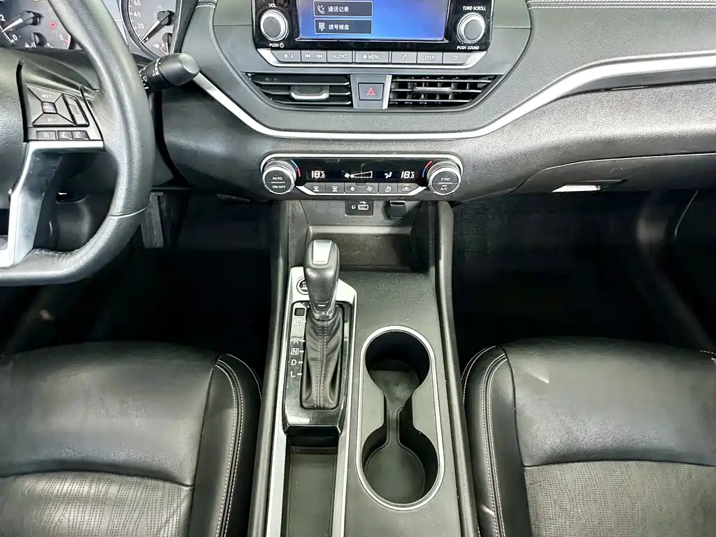 Nissan Teana — миниатюра 8