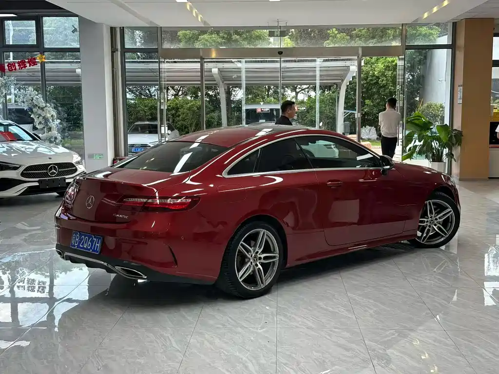 Mercedes-Benz E-Class (Import) — миниатюра 8