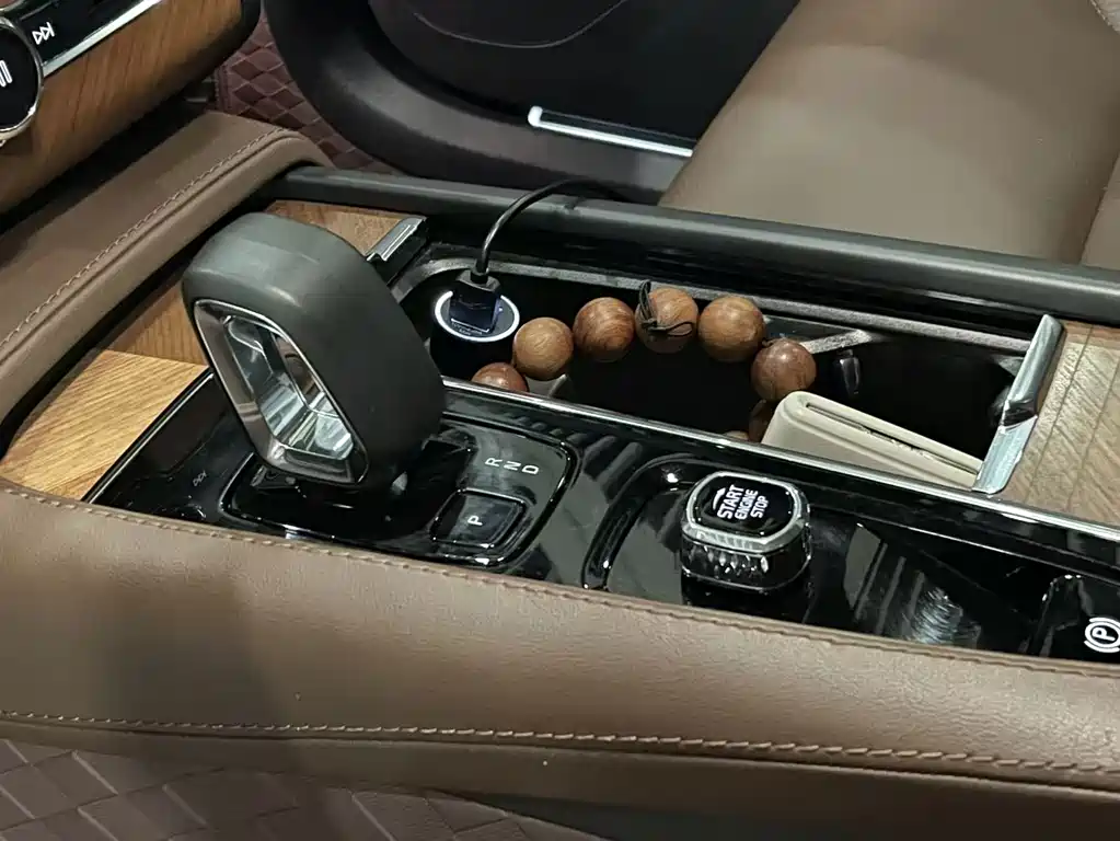 Volvo XC90 — миниатюра 12