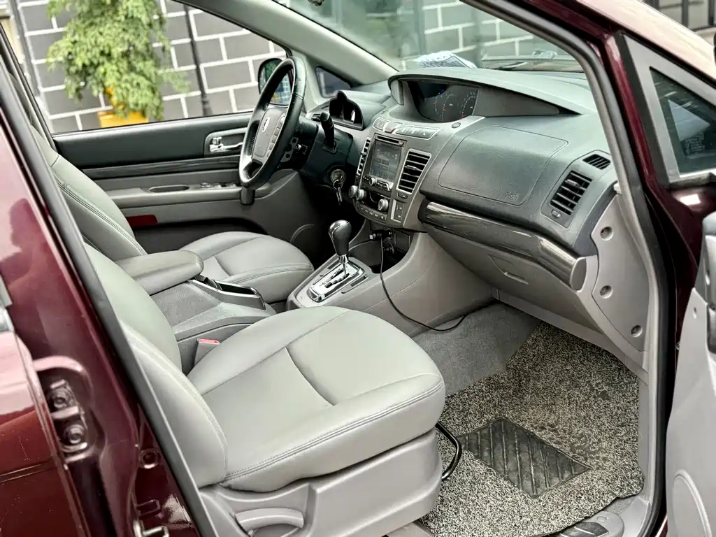SsangYong Rodius — миниатюра 18