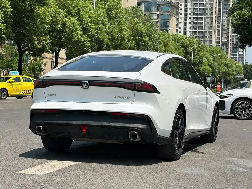 Changan UNI-V — миниатюра 7
