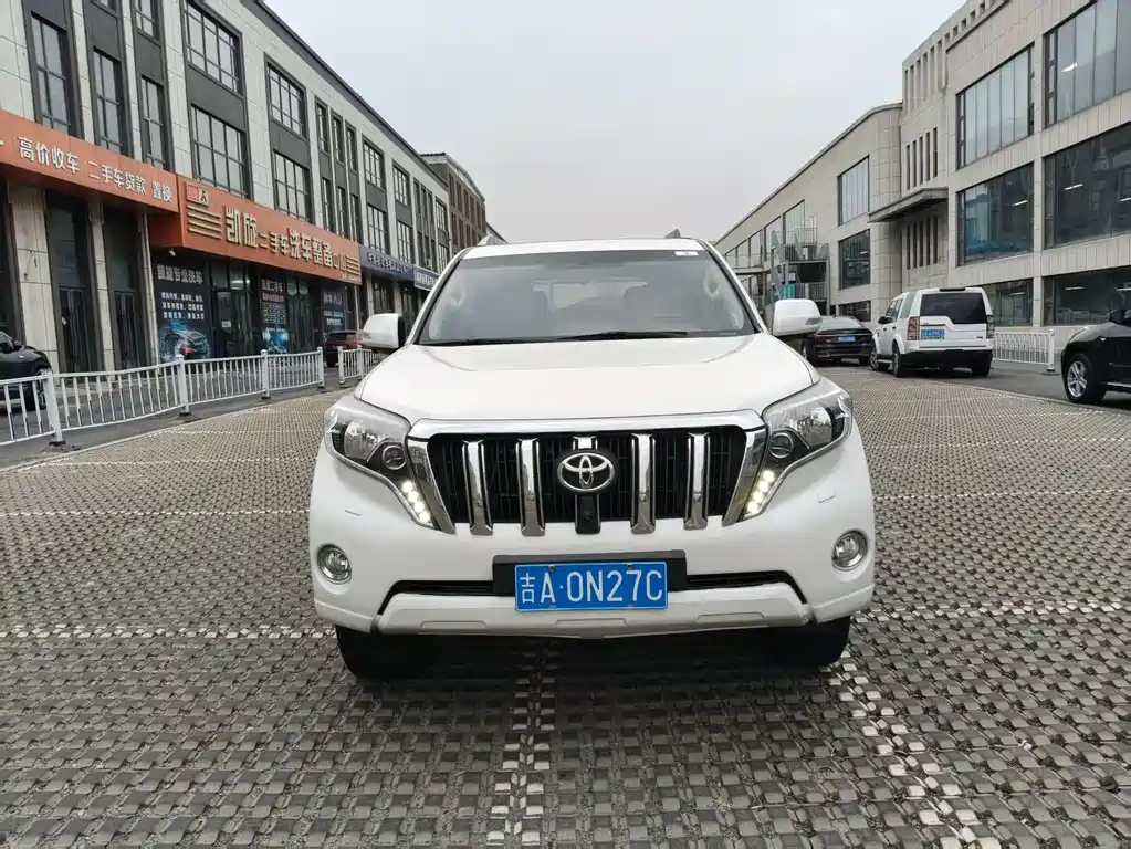 TOYOTA PRADO