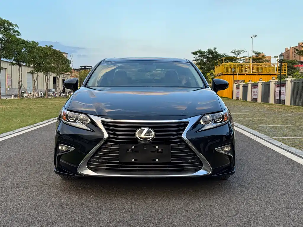 Lexus ES — миниатюра 52