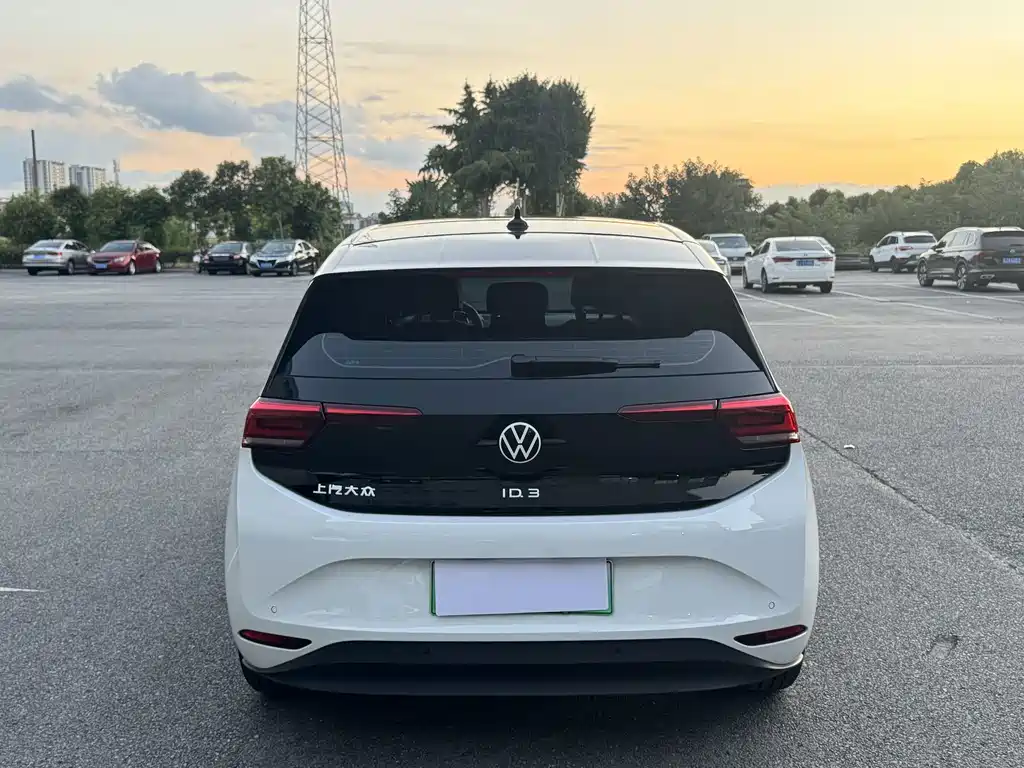Volkswagen ID.3 — миниатюра 2