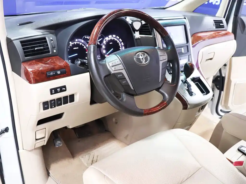 Toyota Alphard 2011 3.5L Luxury