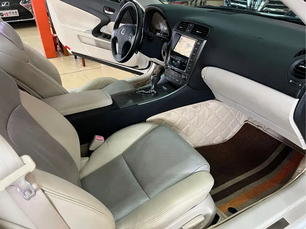 Lexus IS — миниатюра 13