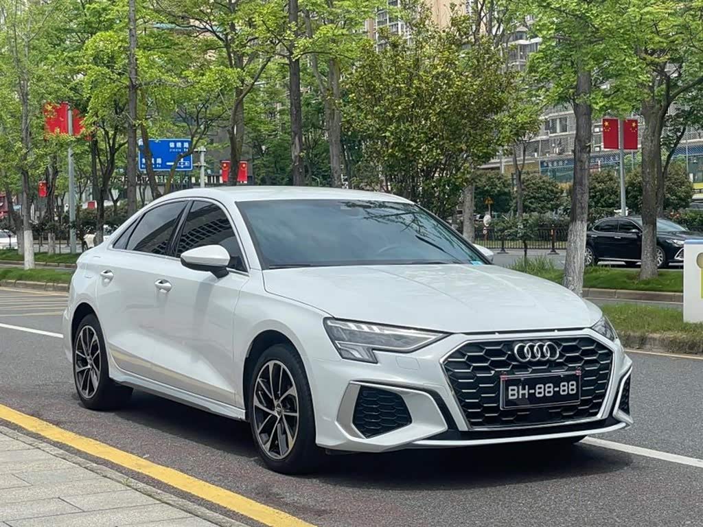 Audi A3 1.4 л 2022 г. Белый, пробег 34000 км