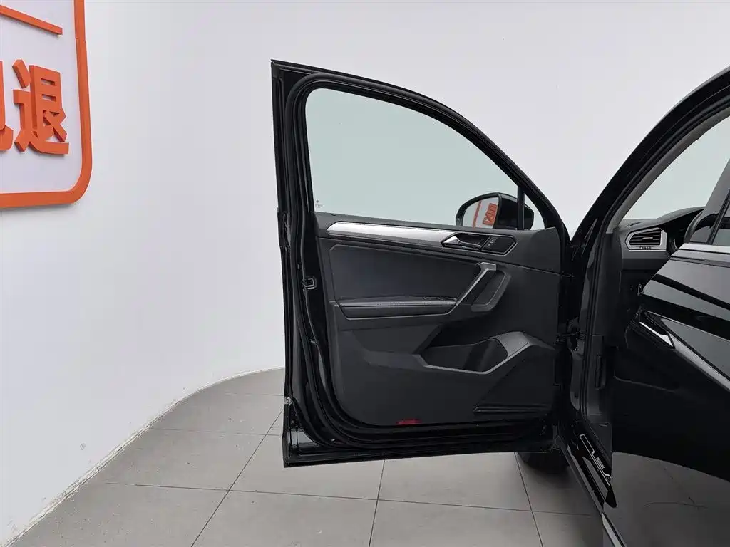 Volkswagen Tiguan L L 2018 330TSI AT Comfort