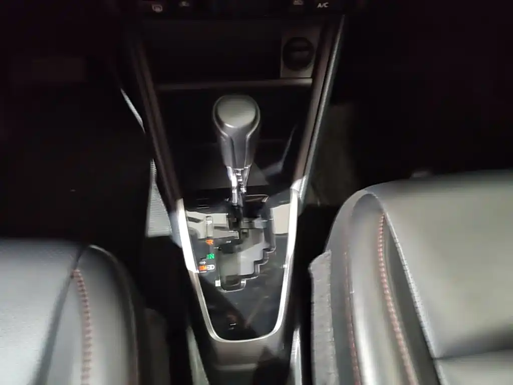 Toyota Yaris L — миниатюра 14