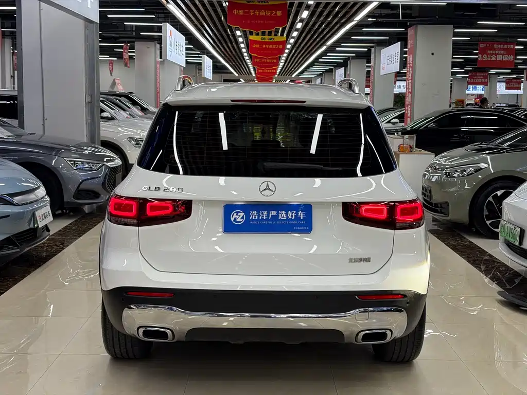Mercedes-Benz GLB — миниатюра 18