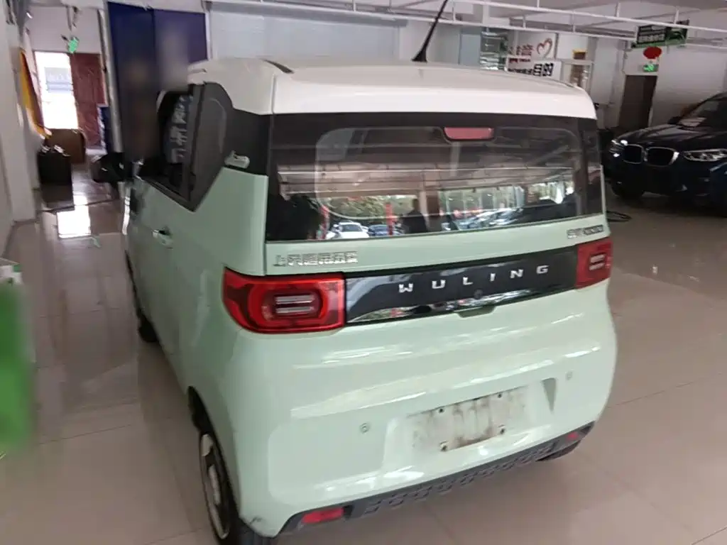 Wuling MINIEV — миниатюра 5