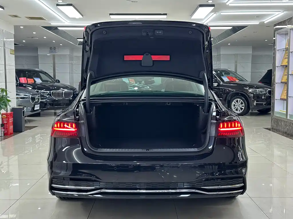 Audi A7L 2024 45 TFSI Luxury