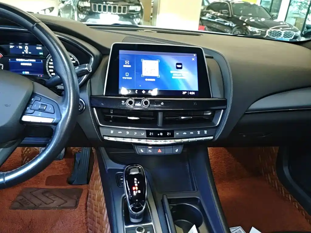 Cadillac CT5 — миниатюра 13