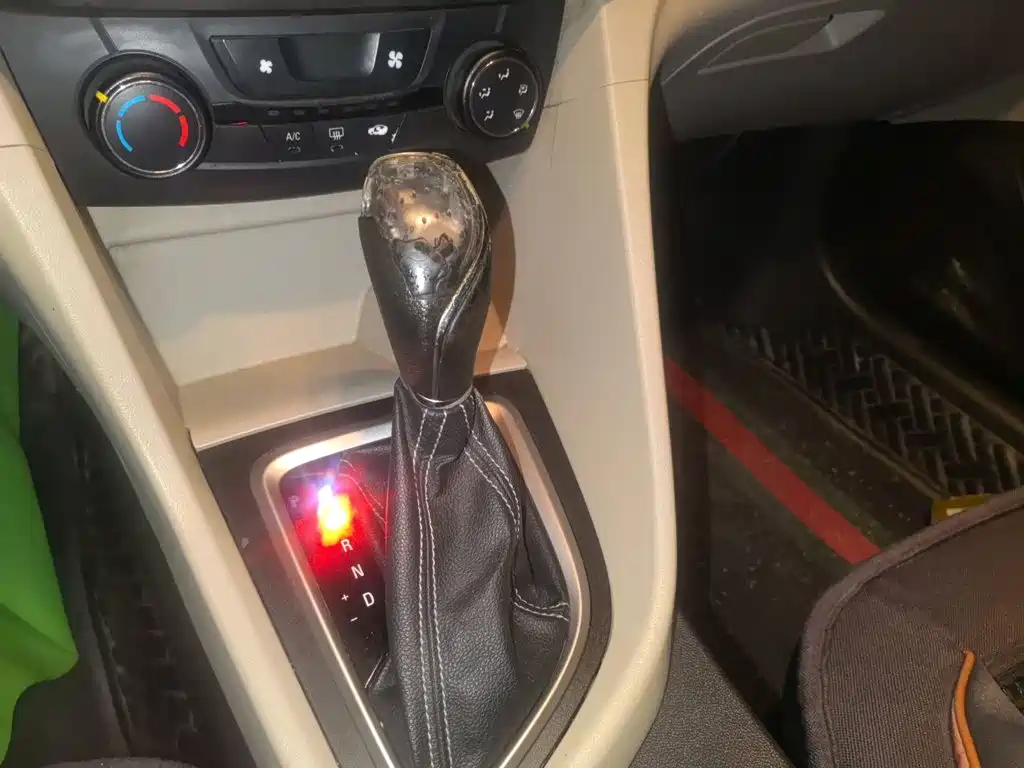 Buick Excelle — миниатюра 10