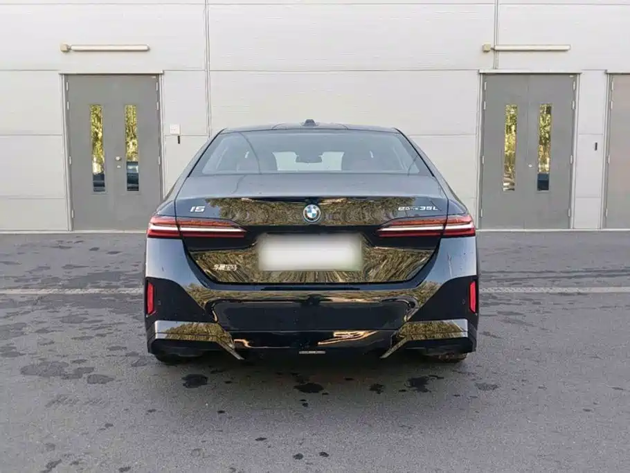 BMW i5 — миниатюра 6