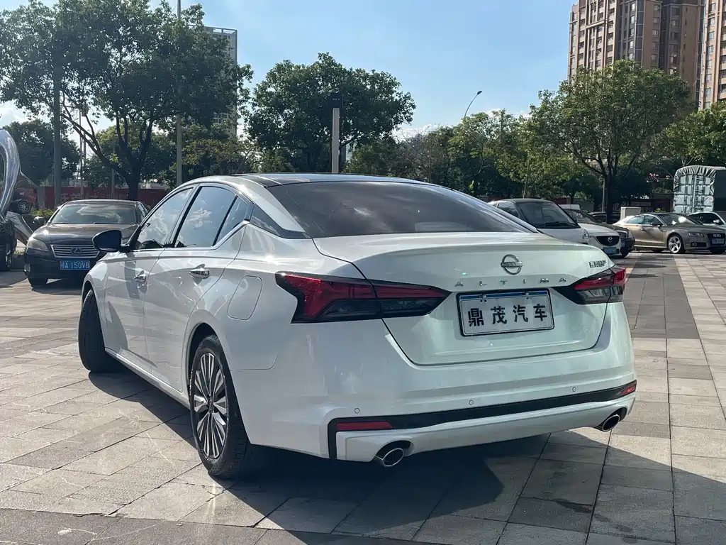 Nissan Teana — миниатюра 6