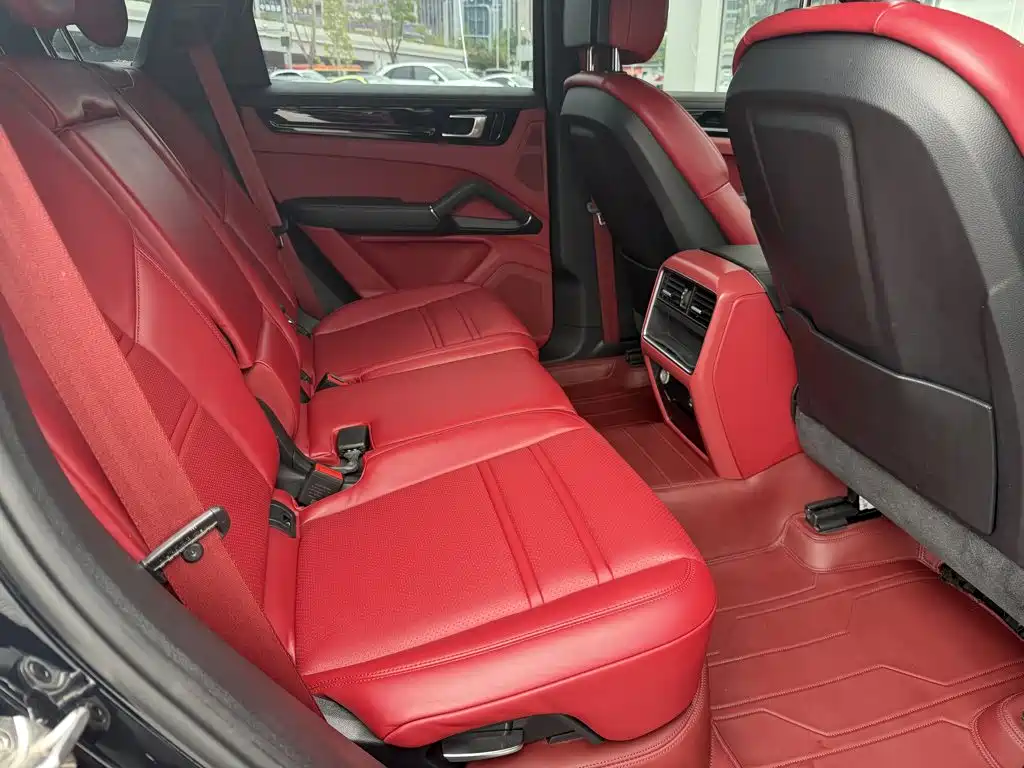 Porsche Cayenne — миниатюра 17