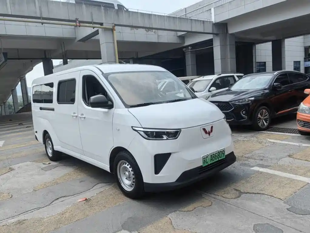 Wuling Yangguang — миниатюра 2