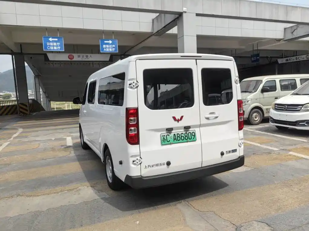 Wuling Yangguang — миниатюра 5