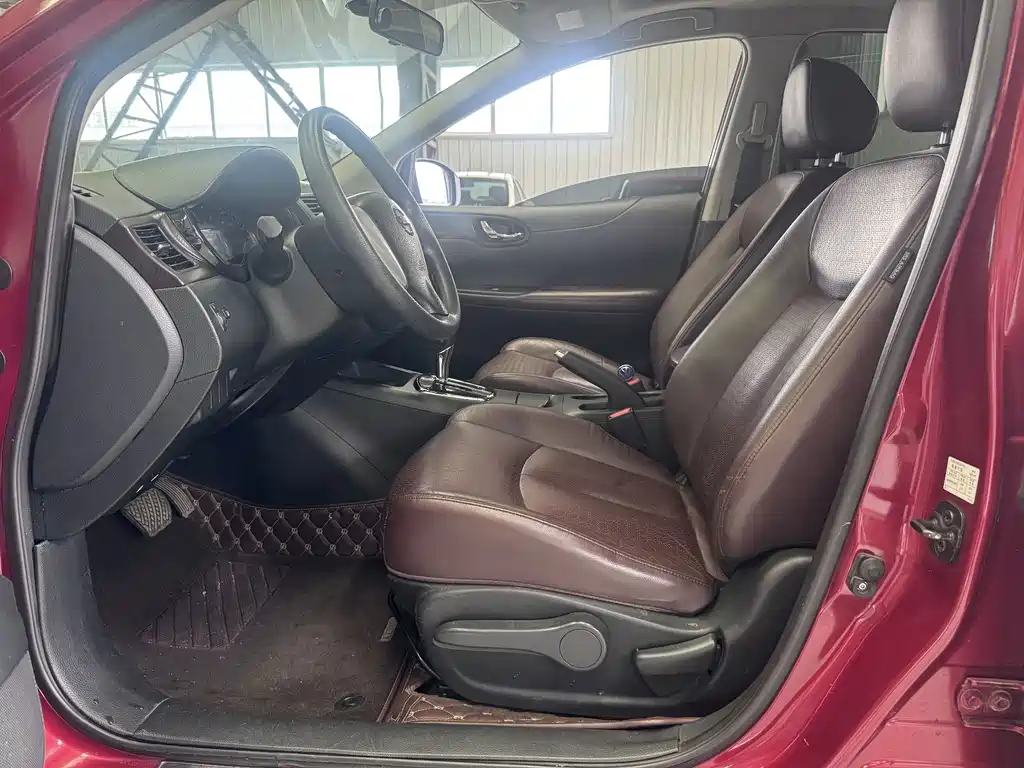 Nissan Tiida — миниатюра 5