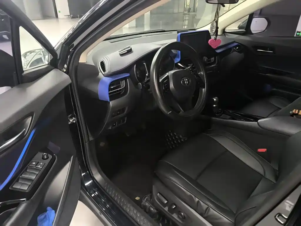 Toyota C-HR — миниатюра 16
