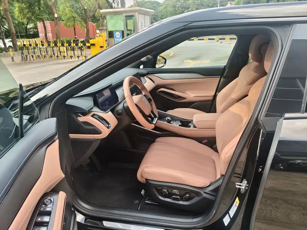 BYD L EV — миниатюра 10